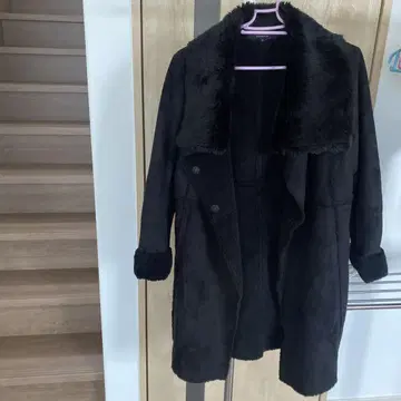 블랙 무스탕 코트 퍼 포함