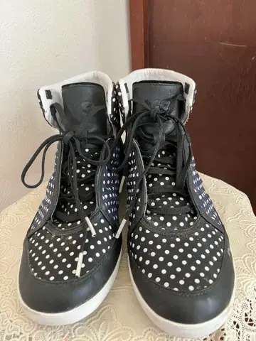 Y-3 도트 무늬 하이컷 스니커즈