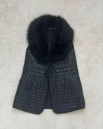 퍼 포함 블랙 퀼팅 베스트