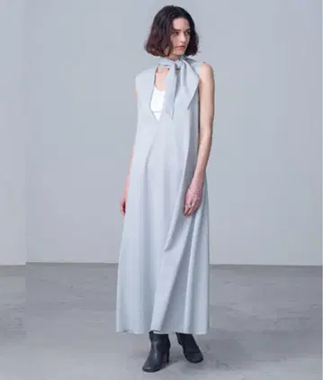 2023년 정가 64,900엔 ebure 에부르 롱 원피스 슬리브리스