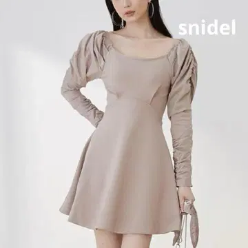 snidel 스위칭 미니 드레스 오프숄더 퍼프 슬리브 미니 원피스