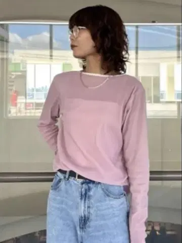 미라 오웬 백 오픈 긴팔 상의 핑크색