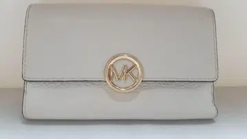 MICHAEL KORS 그레이 이단 접이식 지갑