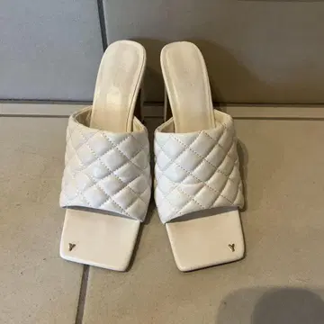 yelloshoes