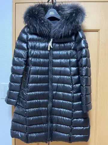 블랙 후드 부착 다운 자켓 TATRAS