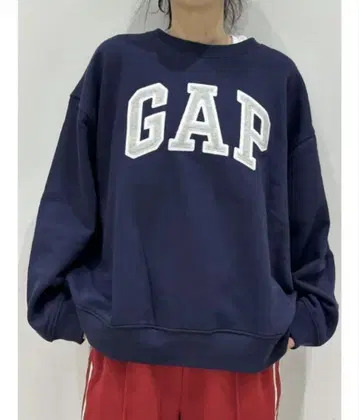 GAP 로고 플리스 맨투맨
