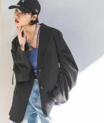PAGEBOY 드로스트 자켓 블랙 핀스트08