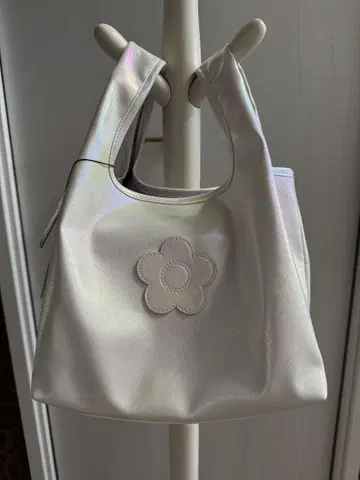 MARY QUANT 오로라 사피아노 데이지 토트 ( 화이트 )