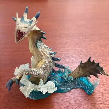 라기아크루스 아종 피규어