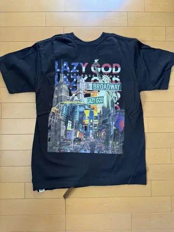 LAZYGOD 사사키 유루카 T셔츠