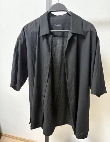 LOEFF 트로피컬 오픈 카라 셔츠