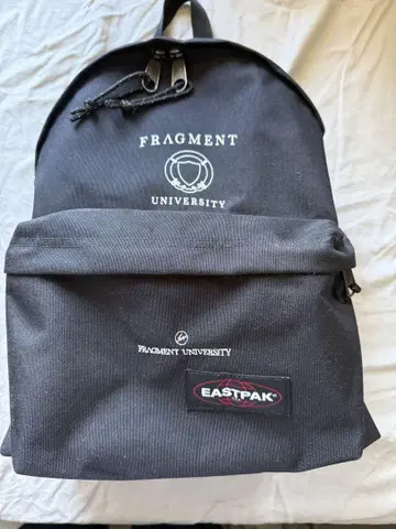 EASTPAK 프라그먼트 유니버시티 블랙 백팩