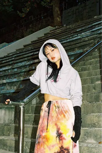 한국 Whynotus x rmhn kitty 맨투맨 그레이