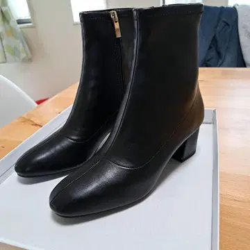 marie claire 숏부츠 블랙 22.5cm
