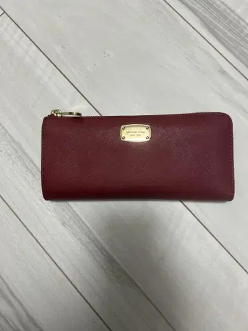 버건디 합성 피혁 장지갑 MICHEAL KORS 마이클코어스