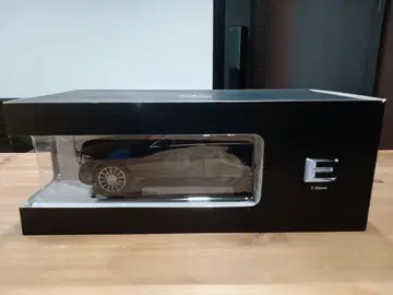 1/18 벤츠 E 클래스 세단 W213 미니카 블랙