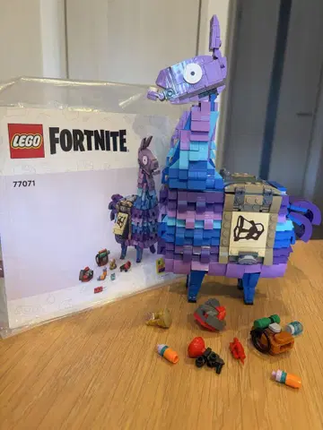 LEGO 포트나이트 라마 77071