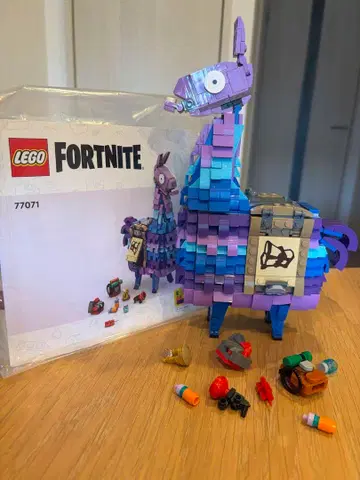 LEGO 포트나이트 라마 77071