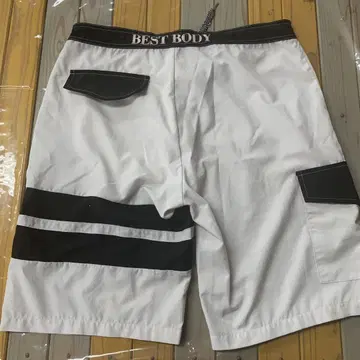 BEST BODY 화이트 블랙 숏팬츠 M