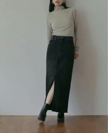 N WITH. 블랙 데님 롱 스커트