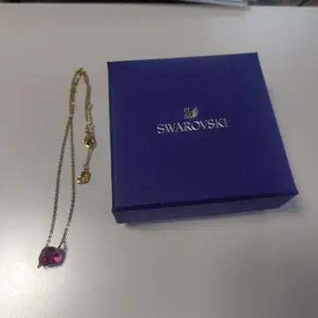 Swarovski 로즈 크리스탈 목걸이