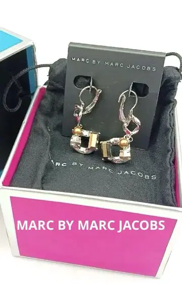 컨디션 최상 MARC BY JACOBS 믹스 실버 귀걸이 부속품 완비