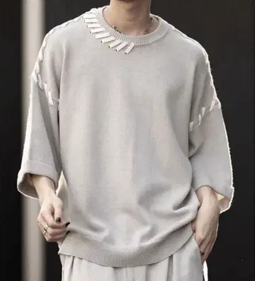 CLEL 핸드스티치 반팔 사이드레이스 니트 그레이