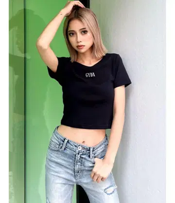 GLITTER GYDA 숏 티셔츠