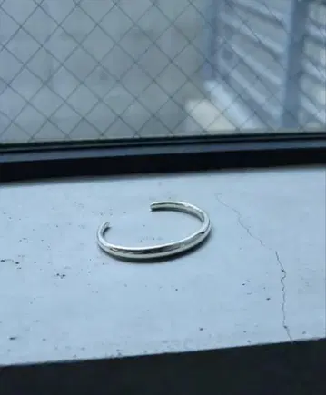 MB OX JEWELRY Silver Curve Bangle