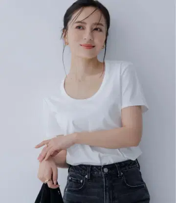 아뉴앙스 실크 터치 코튼 U넥 T 화이트