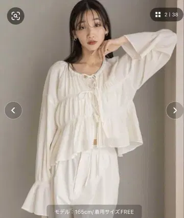 로리즈팜 요류 셔링 숏 블라우스