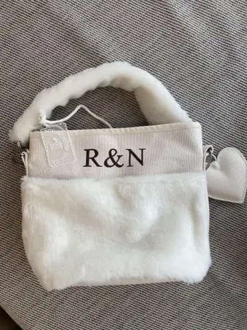 로지몬스터 퍼 토트백