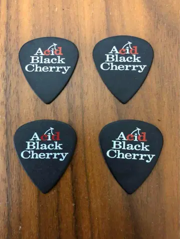 Acid Black Cherry 피크 4장 세트