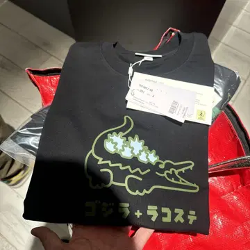 LACOSTE 고질라 콜라보T셔츠 BLACK M-4사이즈