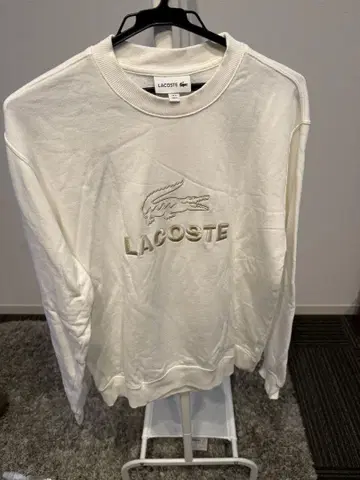 LACOSTE 자수 로고 화이트 맨투맨