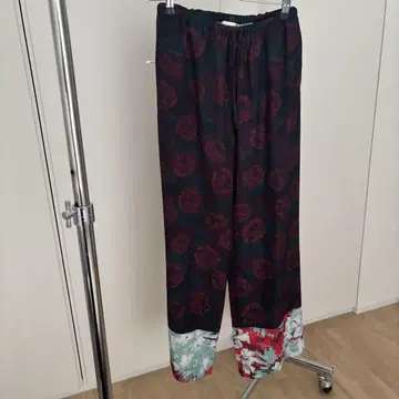 Driesvannoten 플로럴 팬츠