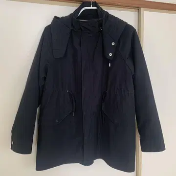유나이티드 애로우즈 블랙 후드 부착 마운틴 파카
