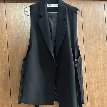 ZARA 블랙 베스트