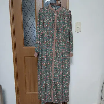 꽃무늬 긴팔 셔츠 원피스