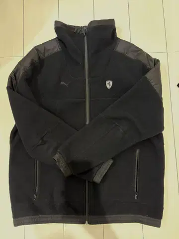 Puma Ferrari 플리스 자켓 XL 사이즈 블랙