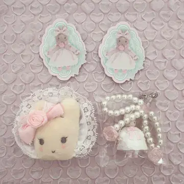 산리오 화이트 프릴 마론 크림 스트랩 헤어 클립 스티커