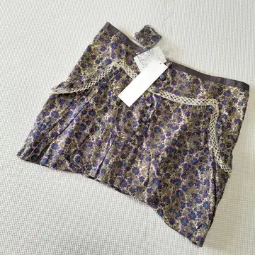 JILLSTUART 질스튜어트 리버티 꽃무늬 스커트