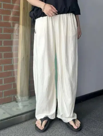 제나 jena 릴랙스 커브 팬츠 아이보리