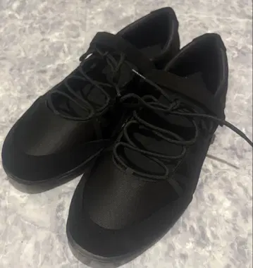 GU 레이스업 발레 스니커즈 L 사이즈 24.5cm