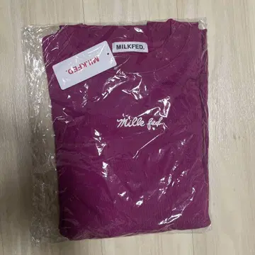 MILKFED. 짙은 핑크 트레이닝복
