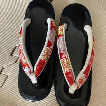 빨흰 꽃무늬 조리 L 사이즈