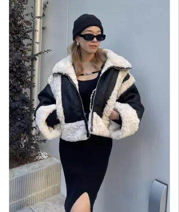 숏 페이크 무스탕 블루종