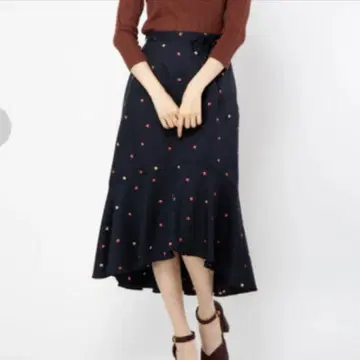 BE RADIENCE 애플 프린트 롱 스커트