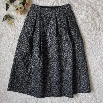 Drawer 드로어 레오파드 자카드 턱 스커트