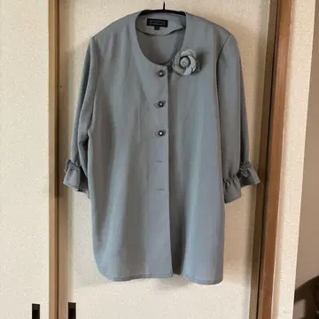 시원한, 초가을에 딱 맞는 블라우스입니다.